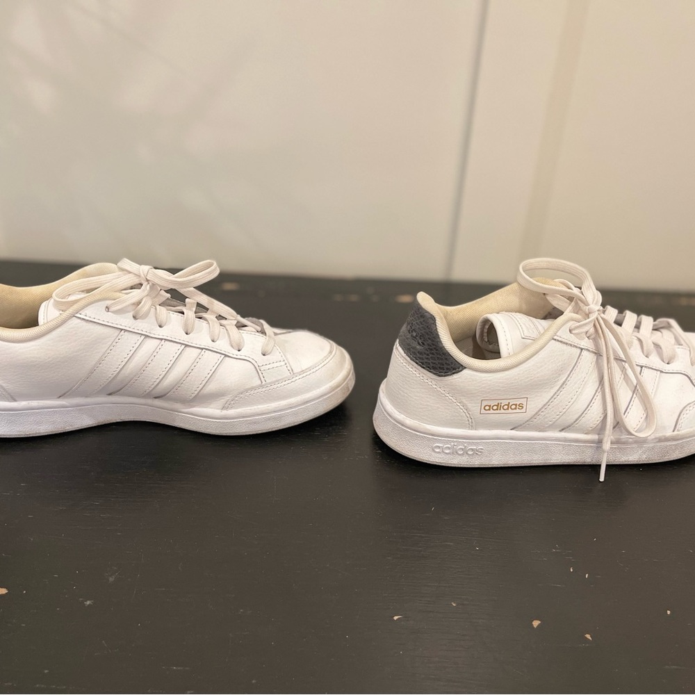 adidas Grand Court SE white lace up sneaker - Picture 3 of 6